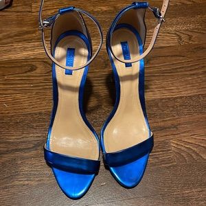 Electric blue Schutz heels!